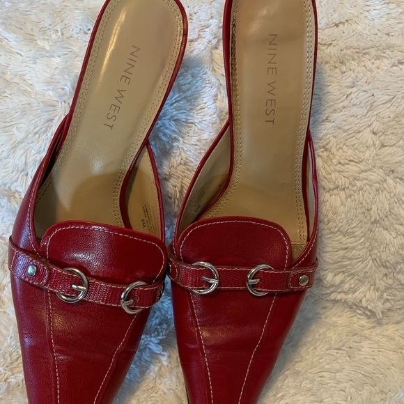 Nine West Red Mule shoe size 6M - Picture 3 of 6